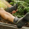 Darn Tough HIKER QUARTER MIDWEIGHT WITH CUSHION mountain 2
